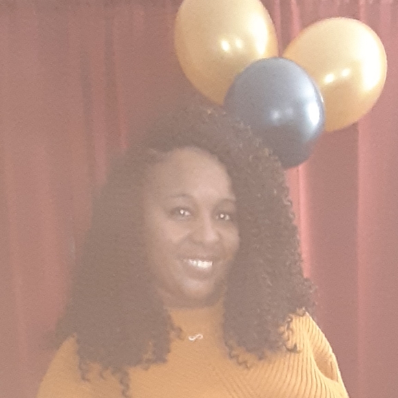 Meet your Posher, Veronica - Picture 4 of 4